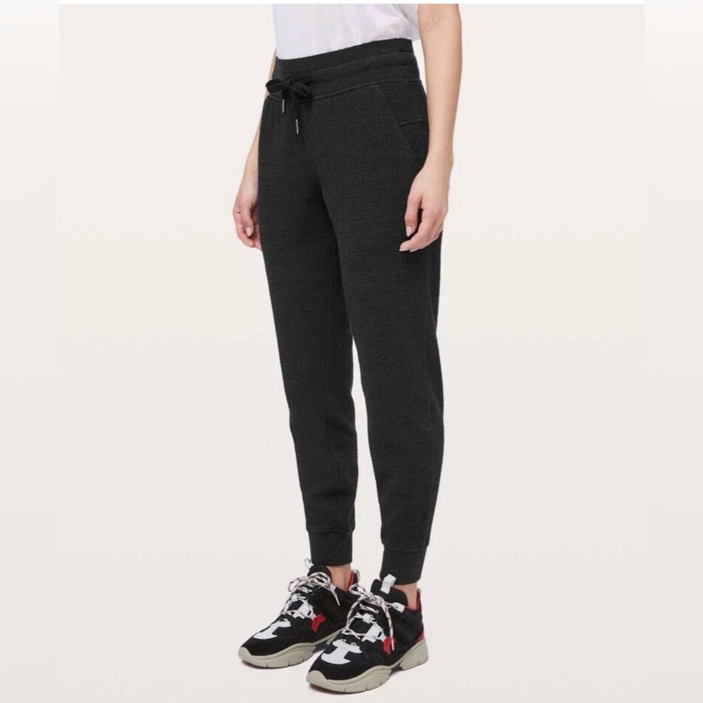 Lululemon Warm Down Jogger - Heathered Core Black